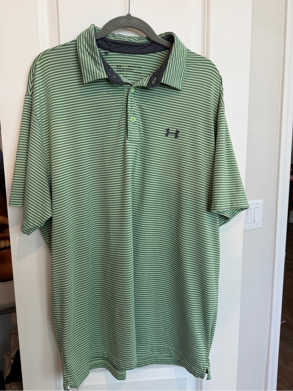 Under Armour Polo Shirt Men’s Size XXL Loose Heatgear Lime Green Short Sleeve